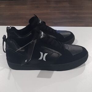 Hurley Men's Black and White Sneakers